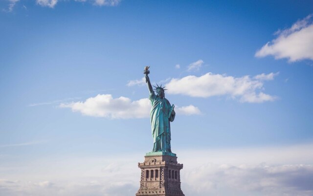 statue of liberty thumb